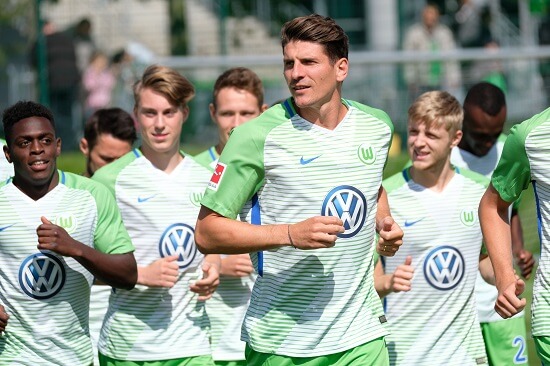 Wolfsburg Mario Gomez © Peter Steffen/dpa