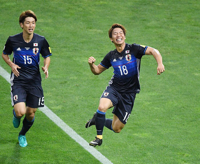 20180327_PD6177 (RM) Takuma Asano jubelnd Masanori Inagaki / AP / picturedesk.com