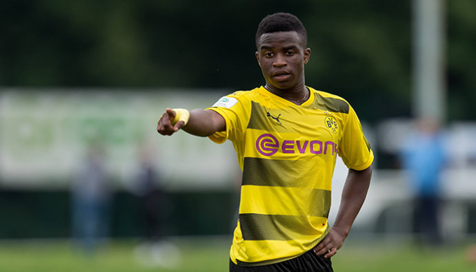 moukoko alter bvb