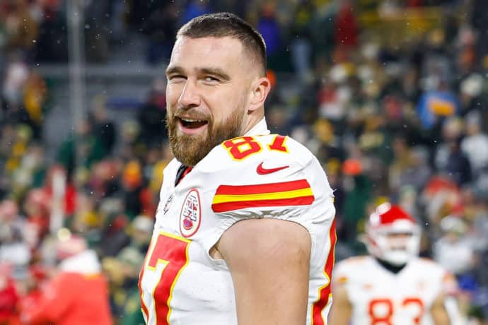 travis kelce freundin vermögen