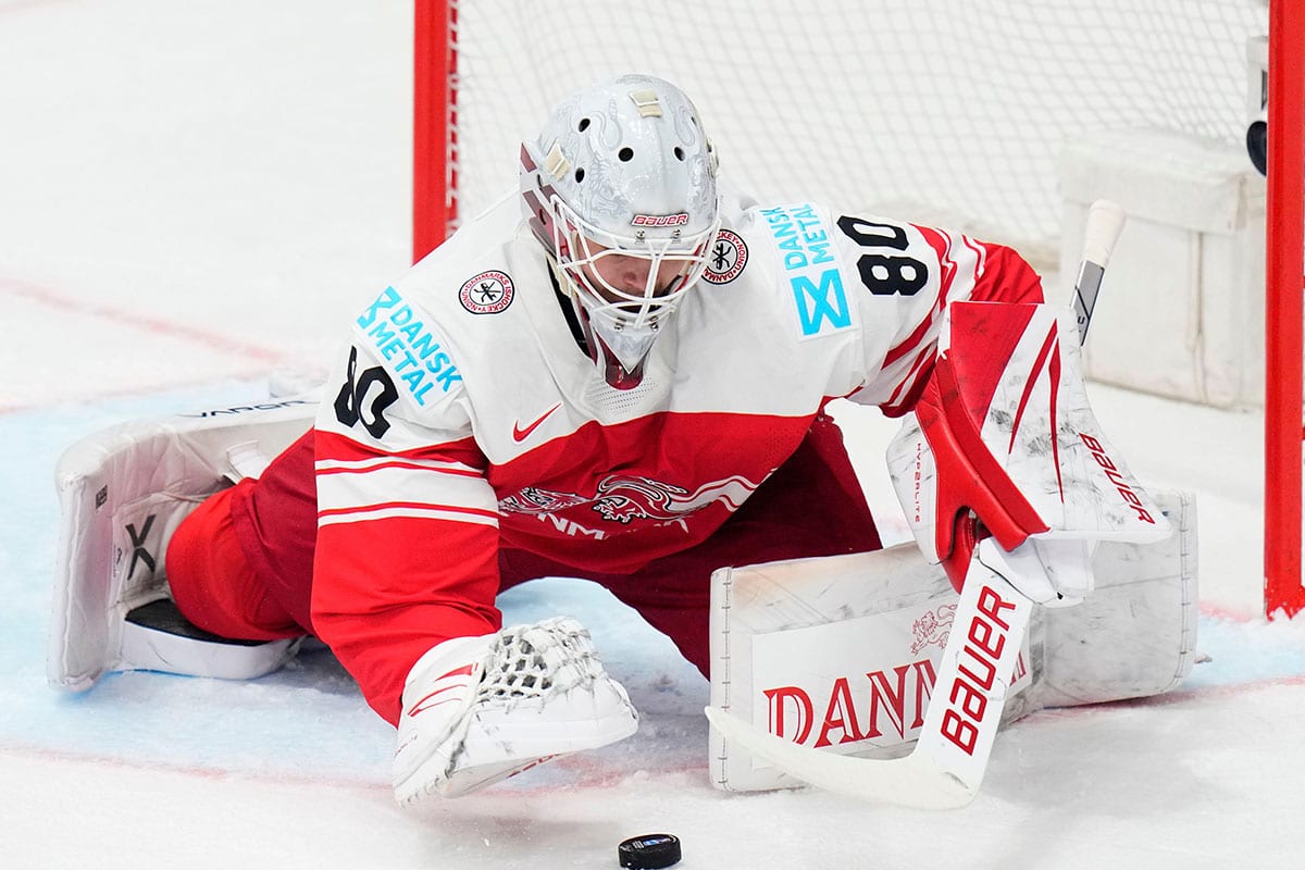 Bild zeigt Torhüter Frederik Dichow / Dänemark Norwegen Tipp (© Associated Press / Alamy Stock Photo)