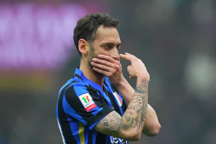 Inter Mailand Monza Tipp Bild zeigt Hakan Calhanoglu © LaPresse / Alamy Stock Photo