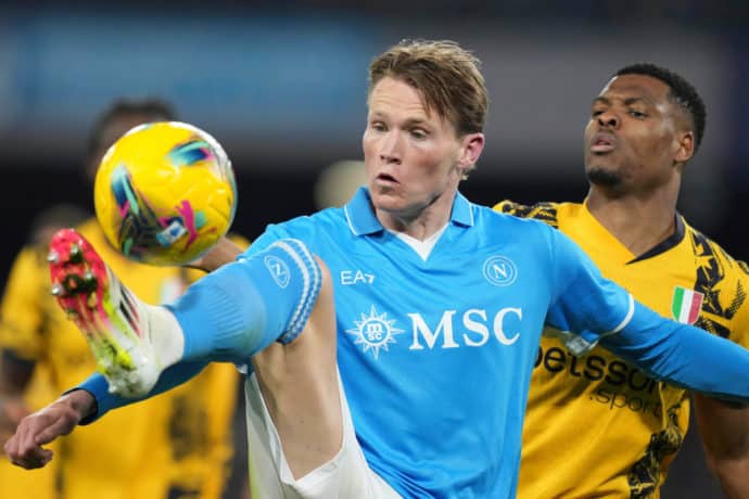 Neapel Fiorentina Tipp Bild zeigt Scott McTominay © Associated Press / Alamy Stock Photo