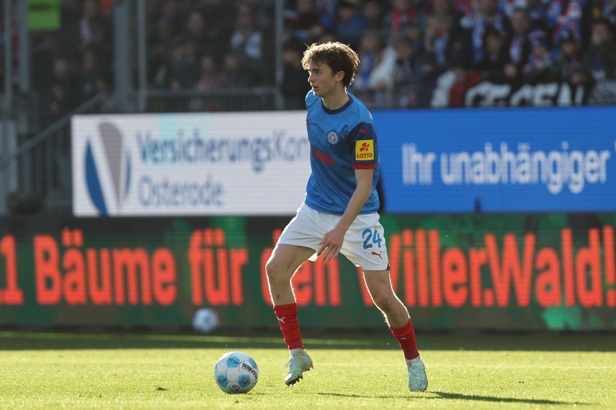 Kiel St. Pauli Tipp Bild zeigt Magnus Knudsen © dpa picture alliance / Alamy Stock Photo