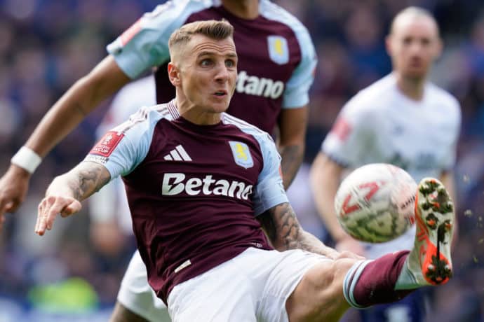 Aston Villa Nottingham Tipp Bild zeigt Lucas Digne © Sportimage Ltd / Alamy Stock Photo