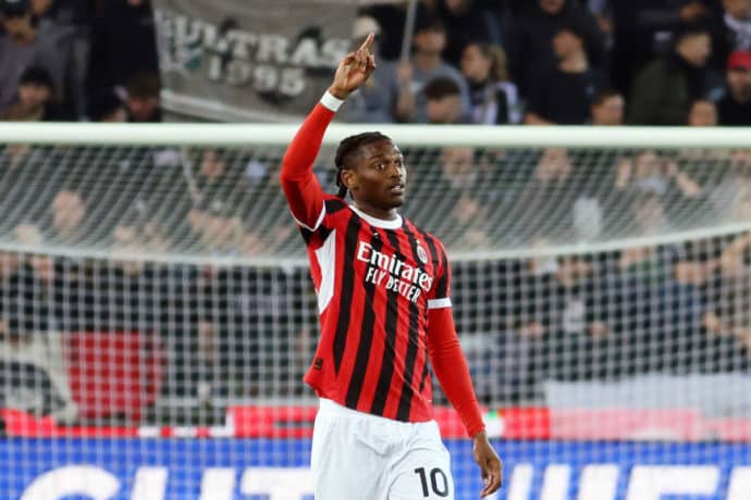AC Milan Atalanta Bergamo Tipp Bild zeigt Rafael Leao © Associated Press / Alamy Stock Photo