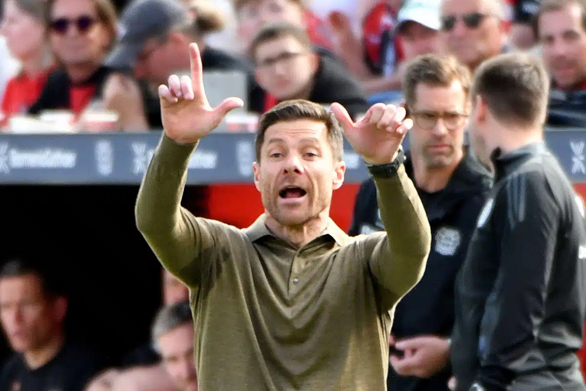 Bundesliga Handicapwetten Tipps 32. Spieltag Bild zeigt Leverkusen-Trainer Xabi Alonso © dpa picture alliance / Alamy Stock Photo