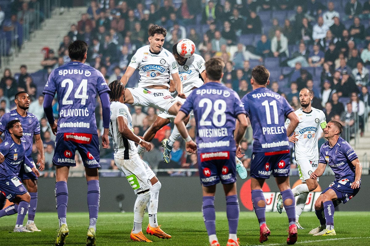 Bild zeigt einen Zweikampf zwischen Sturm Graz und Austria Wien / Experten Tipps Bundesliga Österreich 28. Spieltag © APA-PictureDesk / Alamy Stock Photo