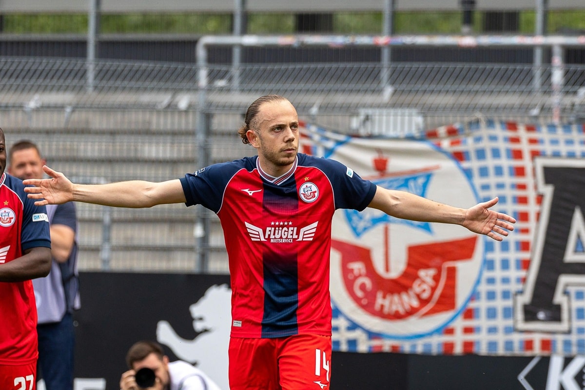 Unterhaching Rostock Tipp Bild zeigt Adrien Lebeau © dpa picture alliance / Alamy Stock Photo