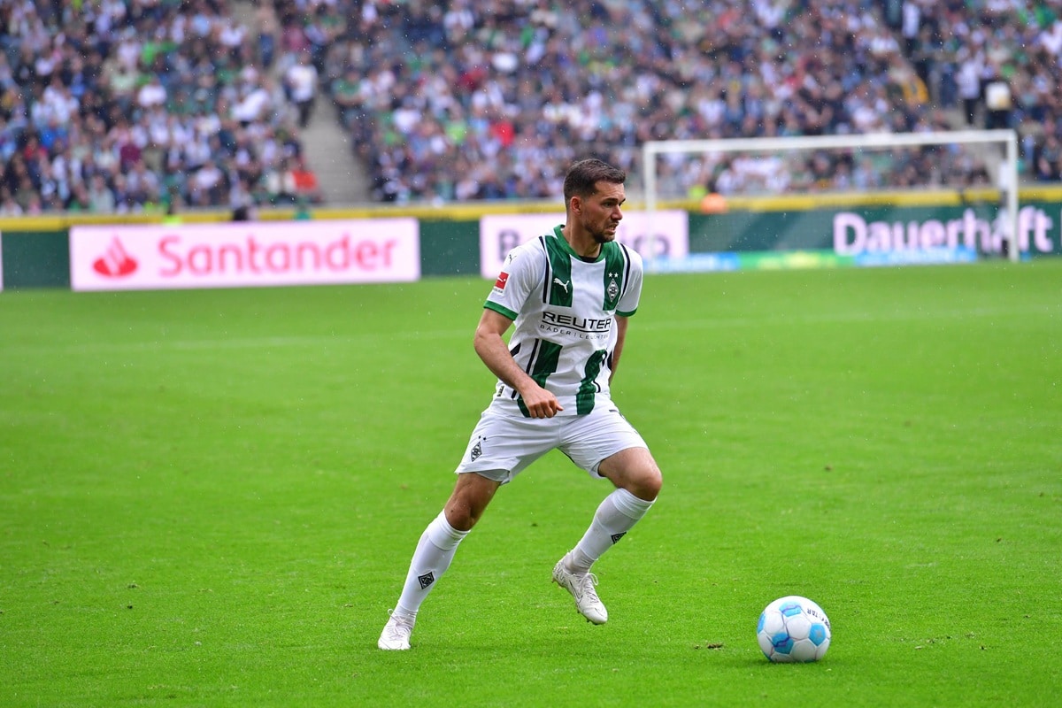 Gladbach Wolfsburg Tipp Bild zeigt Kevin Stöger © dpa picture alliance / Alamy Stock Photo
