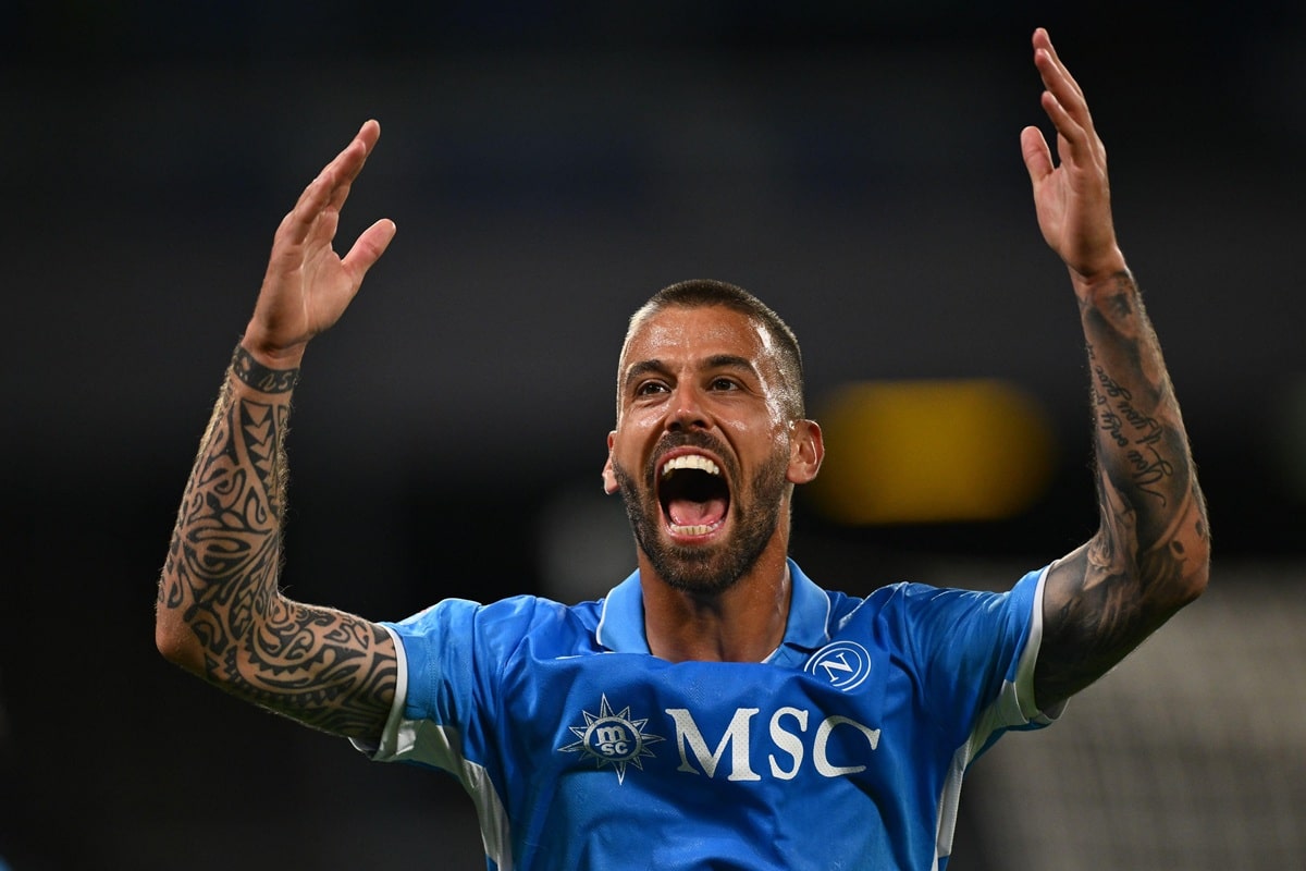 Neapel Cagliari Tipp Bild zeigt Leonardo Spinazzola © Independent Photo Agency Srl / Alamy Stock Photo