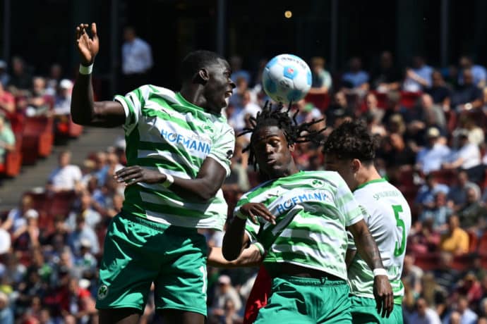 Fürth HSV Tipp Bild zeigt Joshua Quarshie und Noel Futkeu © dpa picture alliance / Alamy Stock Photo