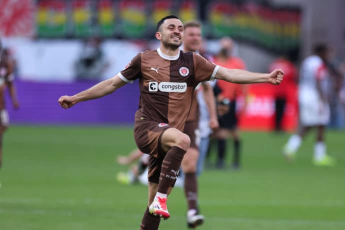 St. Pauli Bochum Tipp Bild zeigt Manolis Saliakas © dpa picture alliance / Alamy Stock Photo