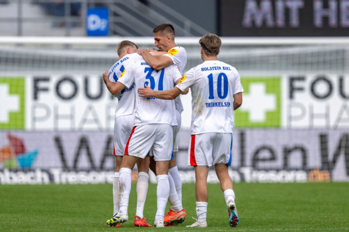 Kiel Bielefeld Tipp Bild zeigt Torjubel Kiel © dpa picture alliance