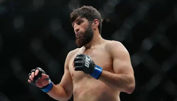 UFC 320 Übertragung Uhrzeit Wettquoten