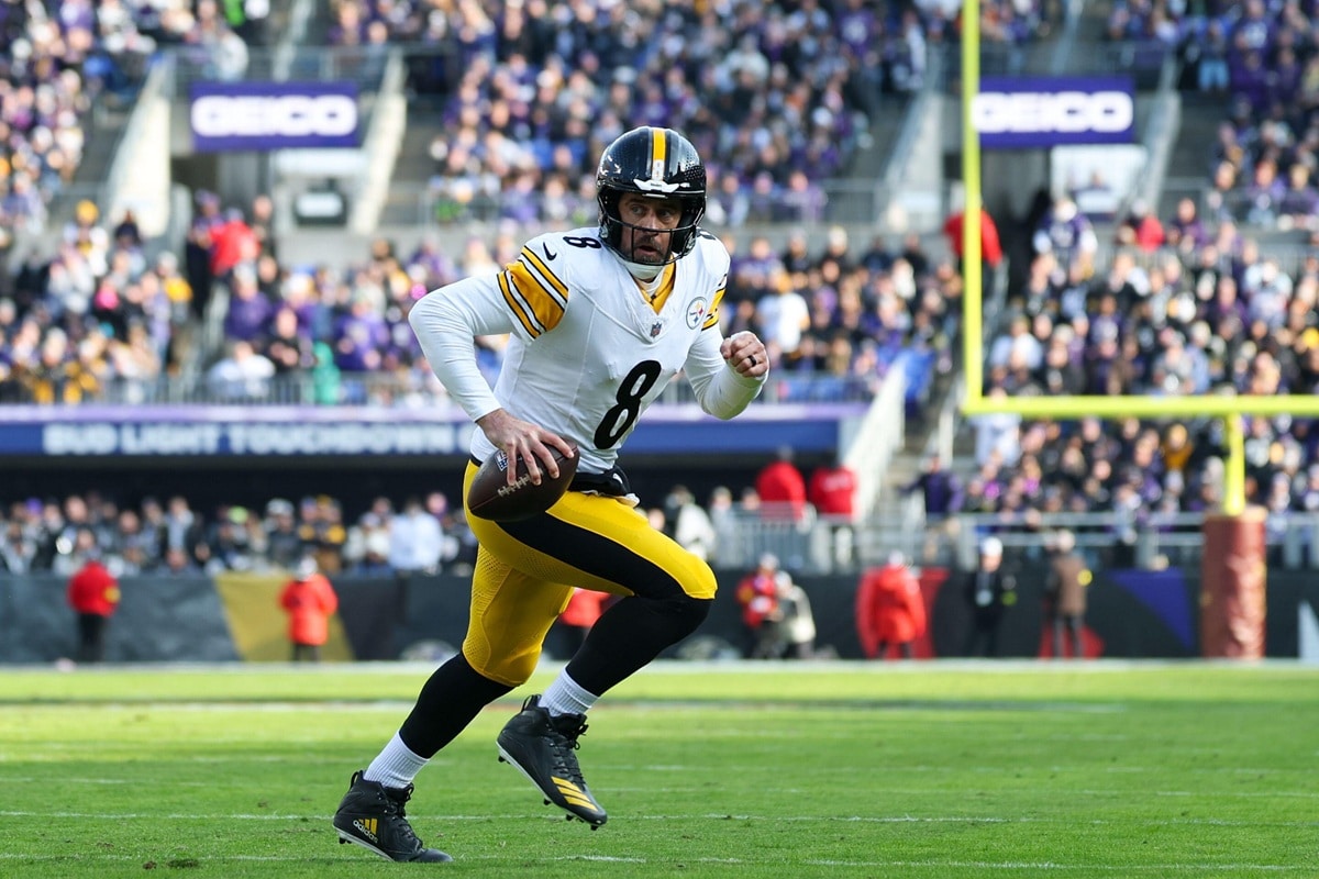 Bild zeigt Aaron Rodgers / Steelers Dolphins Prognose und Tipp (© Associated Press / Alamy Stock Photo) Steelers Dolphins Tipp