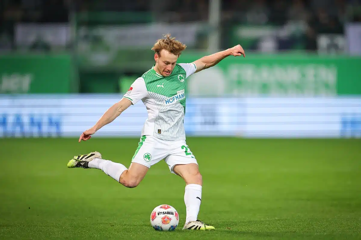 Jannik Dehm / Dresden Fürth Prognose (© dpa picture alliance / Alamy Stock Photo) Dresden Fürth Tipp