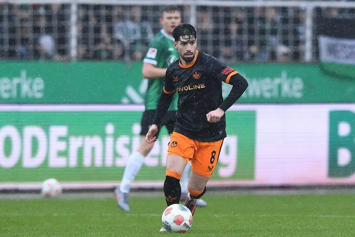 Semih Sahin / Kaiserslautern Paderborn Prognose (© ddp media GmbH / Alamy Live News) Kaiserslautern Paderborn Tipp