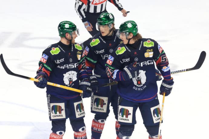 Eisbären / Eisbären Berlin Adler Mannheim Prognose (© dpa picture alliance archive) Eisbären Berlin Adler Mannheim Tipp