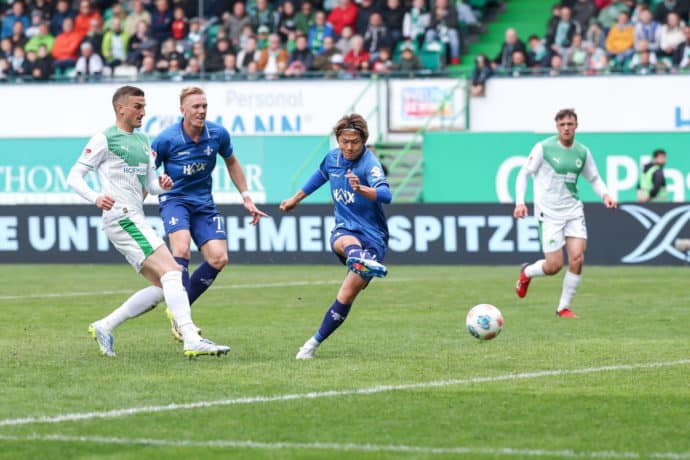 Yosuke Furukawa / Karlsruhe Darmstadt Prognose (© dpa picture alliance / Alamy Stock Photo) Karlsruhe Darmstadt Tipp