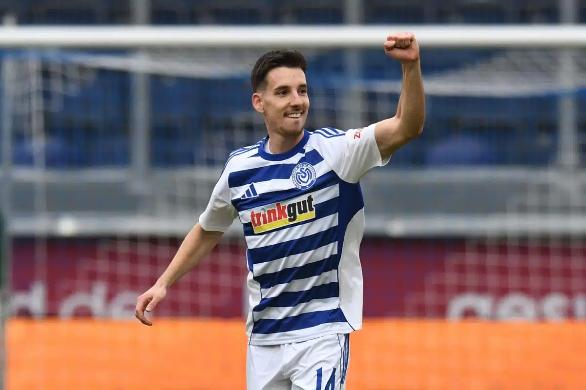Conor Noß / Aue Duisburg Prognose (© dpa picture alliance archive / Alamy Stock Photo) Aue Duisburg Tipp