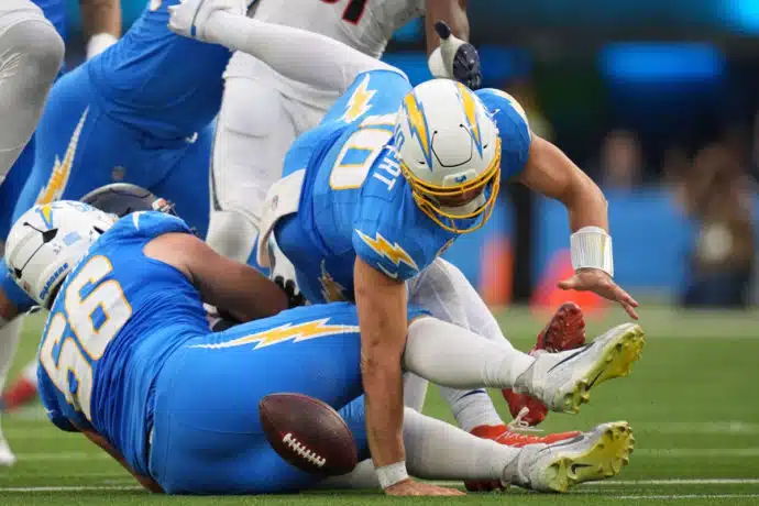 Justin Herbert / NFL Week 8 Tipps (© AP Foto/Gregory Bull) NFL Week 8 2026